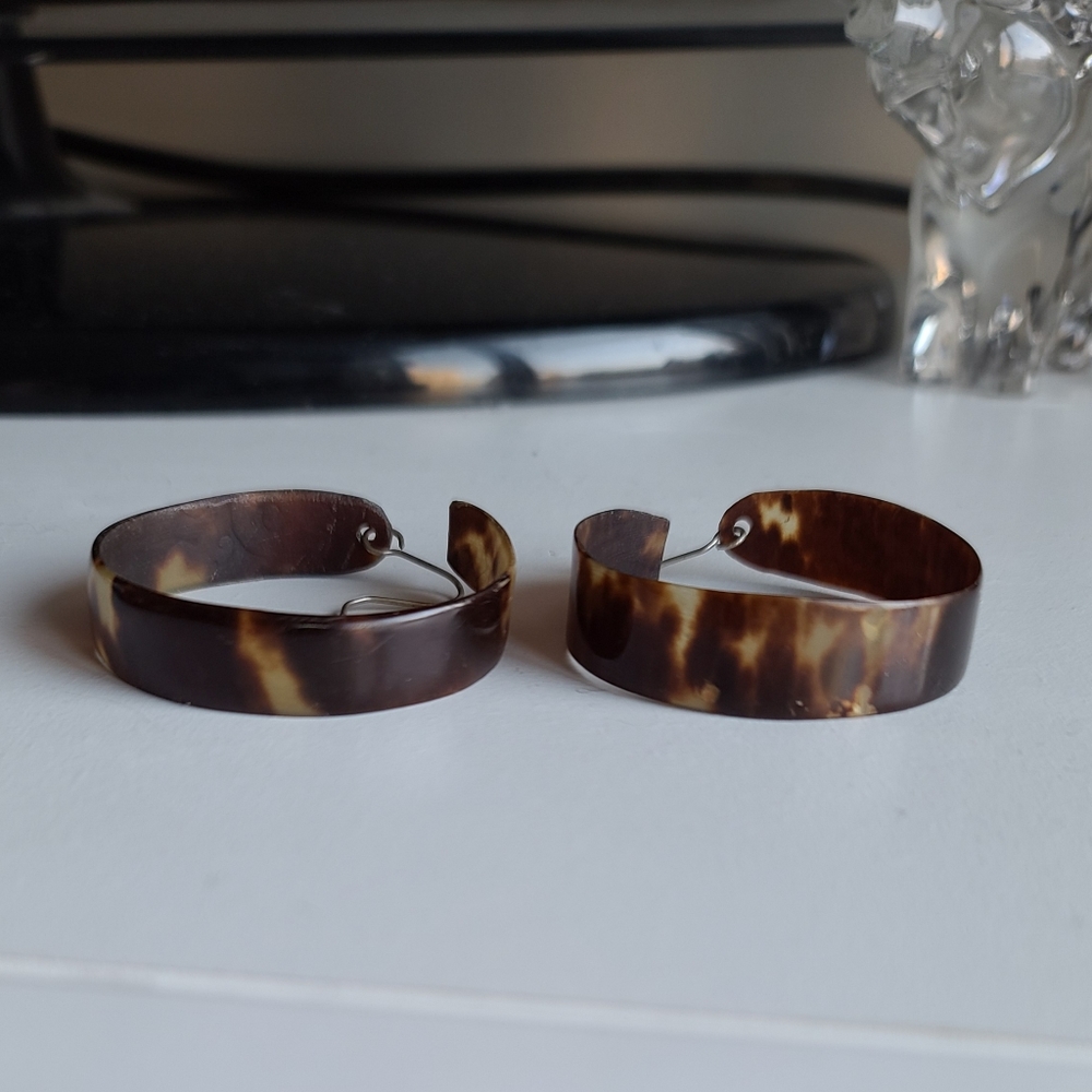 VINTAGE Lucite TORTOISE SHELL CUFF SHELL CUFF earrings- NO FAUX - handmade